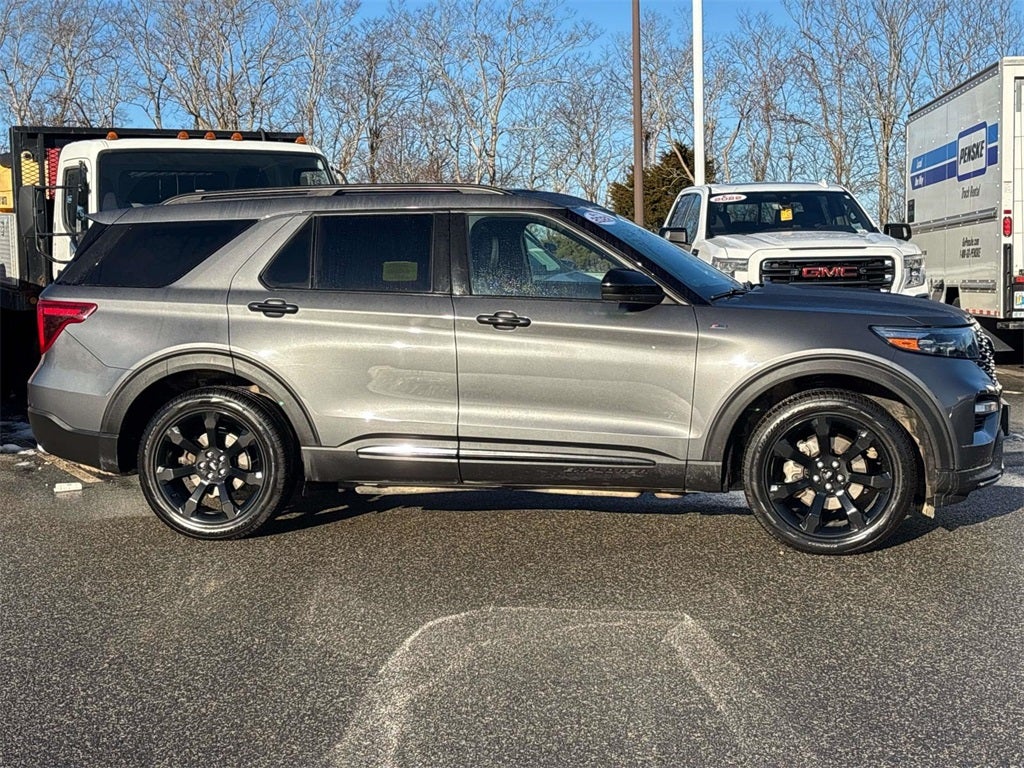 2022 Ford Explorer ST-Line