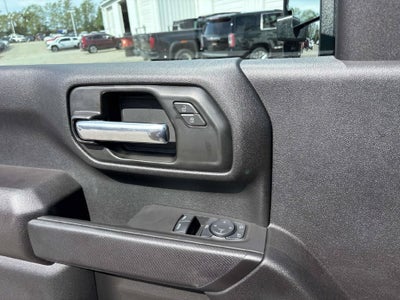 2025 GMC Sierra 3500HD Pro 146 WB