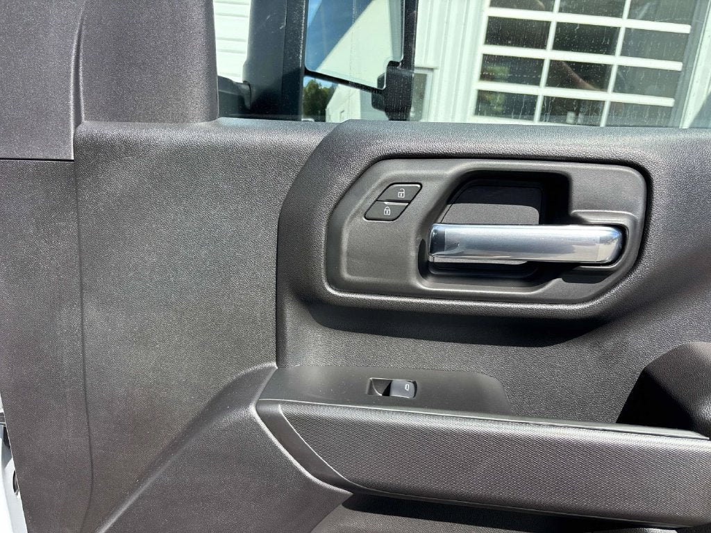 2025 GMC Sierra 3500HD Pro 146 WB