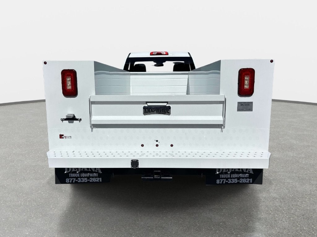 2025 GMC Sierra 3500HD Pro 146 WB