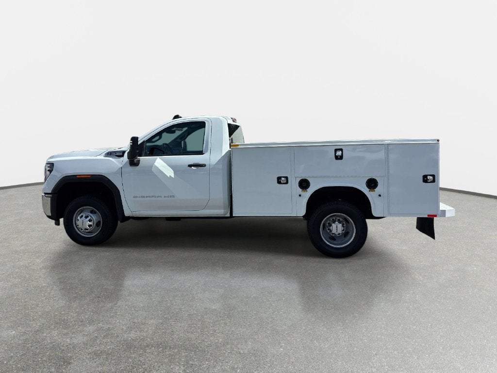 2025 GMC Sierra 3500HD Pro 146 WB
