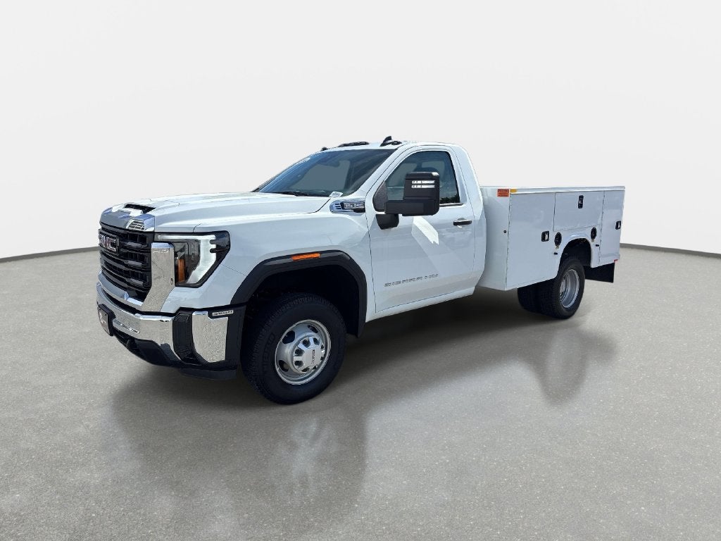2025 GMC Sierra 3500HD Pro 146 WB