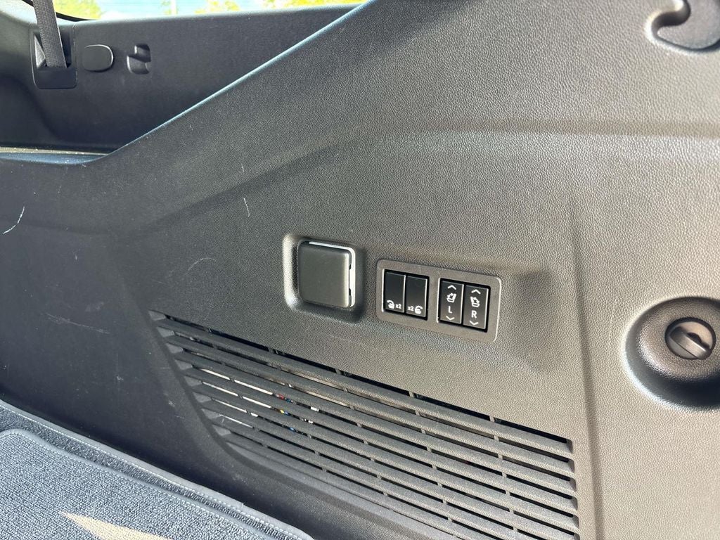 2024 GMC Yukon XL AT4