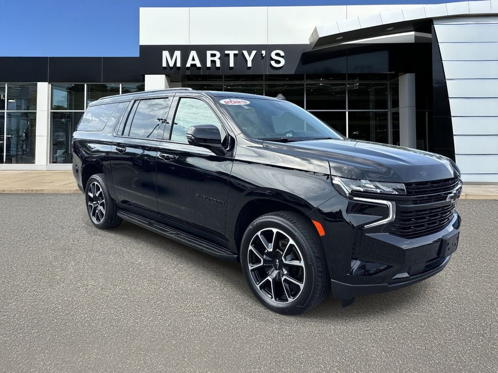 2023 Chevrolet Suburban RST