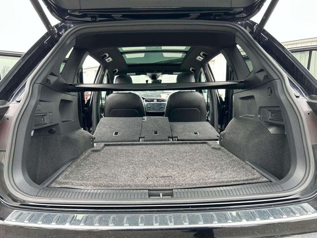 2022 Volkswagen Tiguan 2.0T SEL R-Line