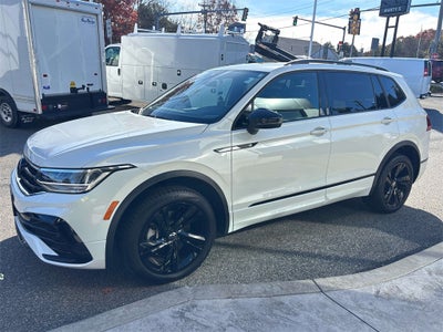 2024 Volkswagen Tiguan 2.0T SE R-Line Black