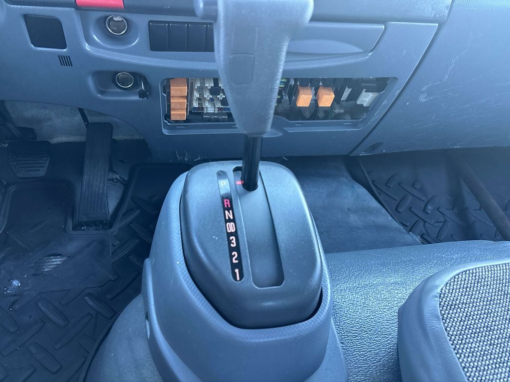 2020 Isuzu FTR FLAT BED