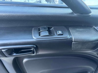 2013 Hino 268 24 FOOT BOX WITH LIFTGATE