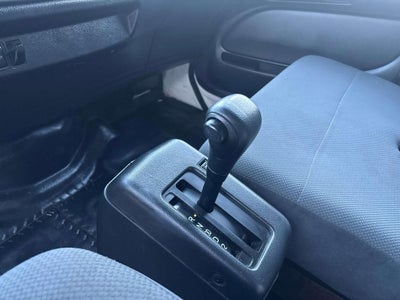 2013 Hino 268 24 FOOT BOX WITH LIFTGATE