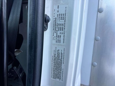 2013 Hino 268 24 FOOT BOX WITH LIFTGATE