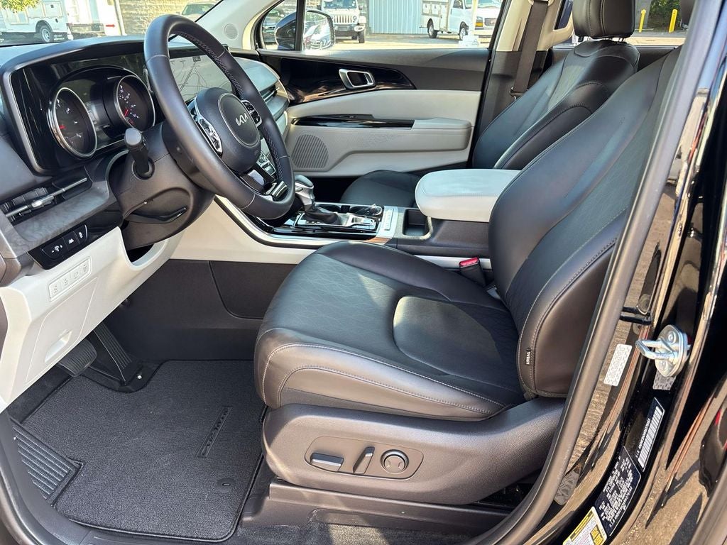 2024 Kia Carnival EX