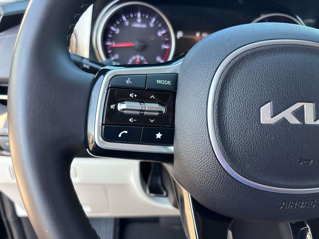 2024 Kia Carnival EX