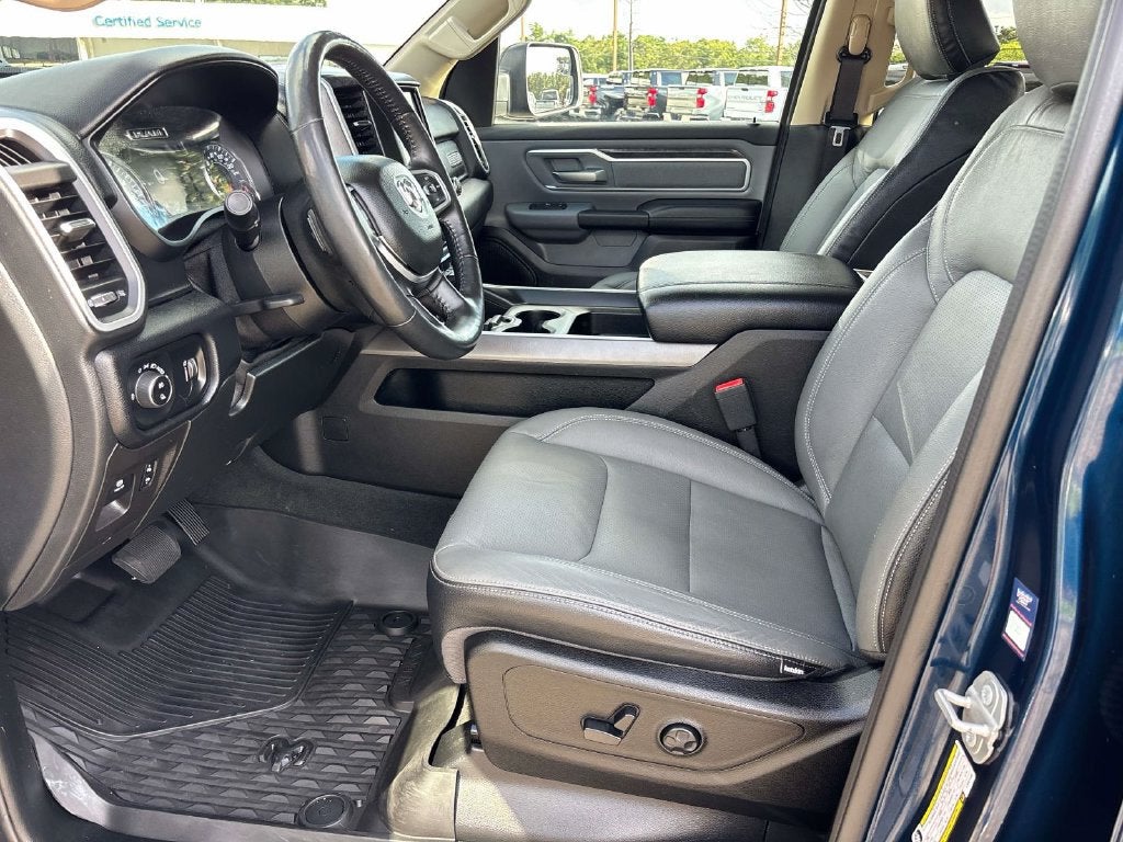 2020 RAM 1500 Big Horn Crew Cab 4x4 5'7" Box