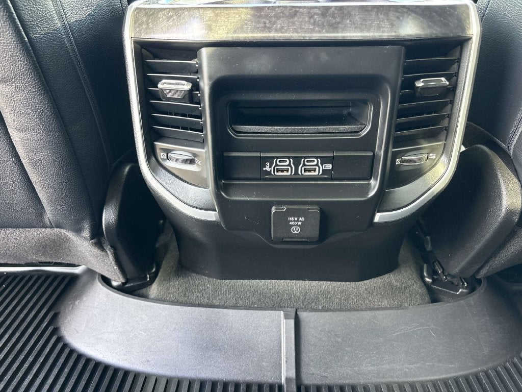 2020 RAM 1500 Big Horn Crew Cab 4x4 5'7" Box