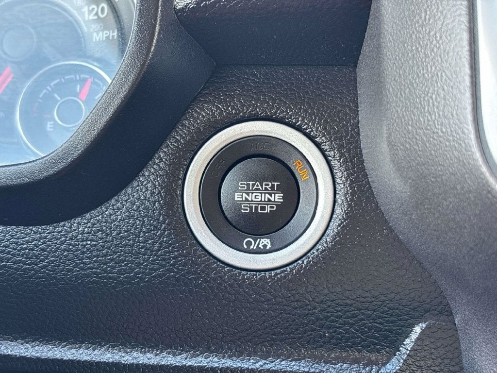 2020 RAM 1500 Big Horn Crew Cab 4x4 5'7" Box