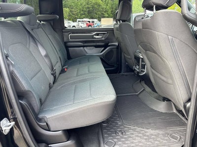 2022 RAM 1500 Big Horn Crew Cab 4x4 5'7" Box