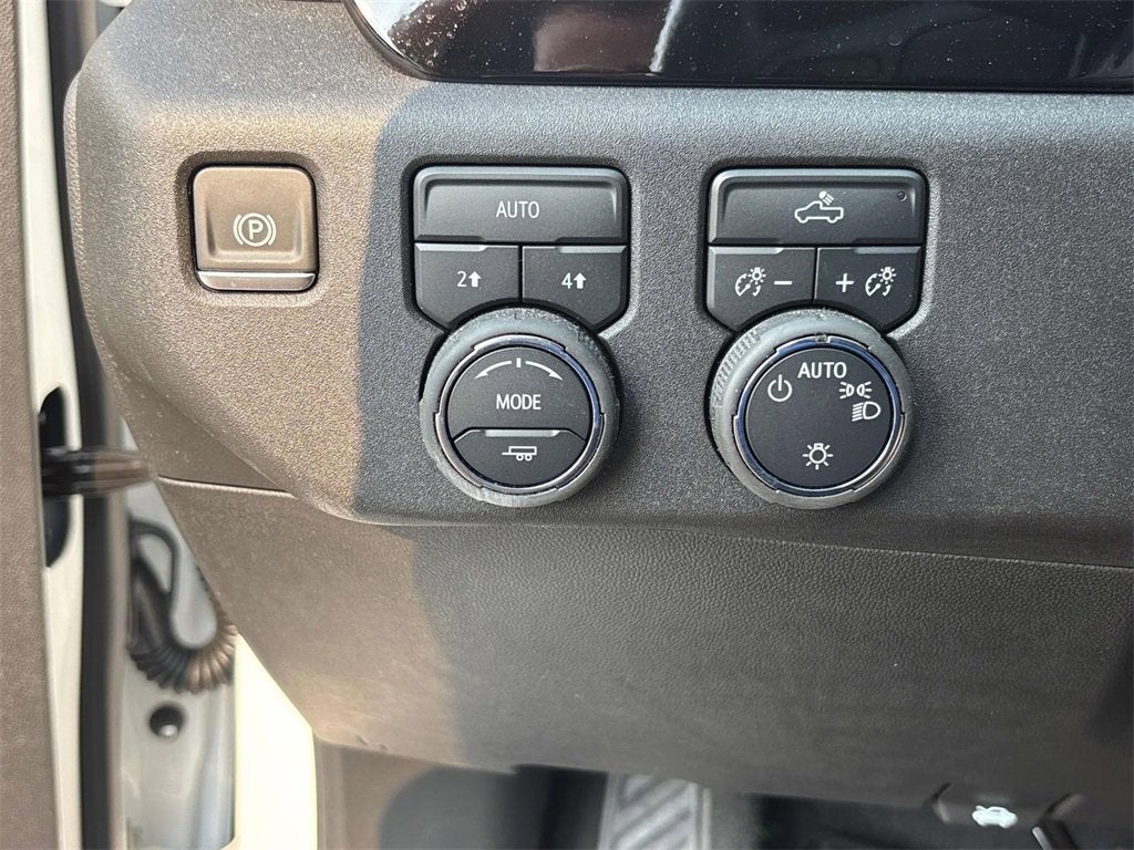 2025 Chevrolet Silverado 1500 LT (2FL)