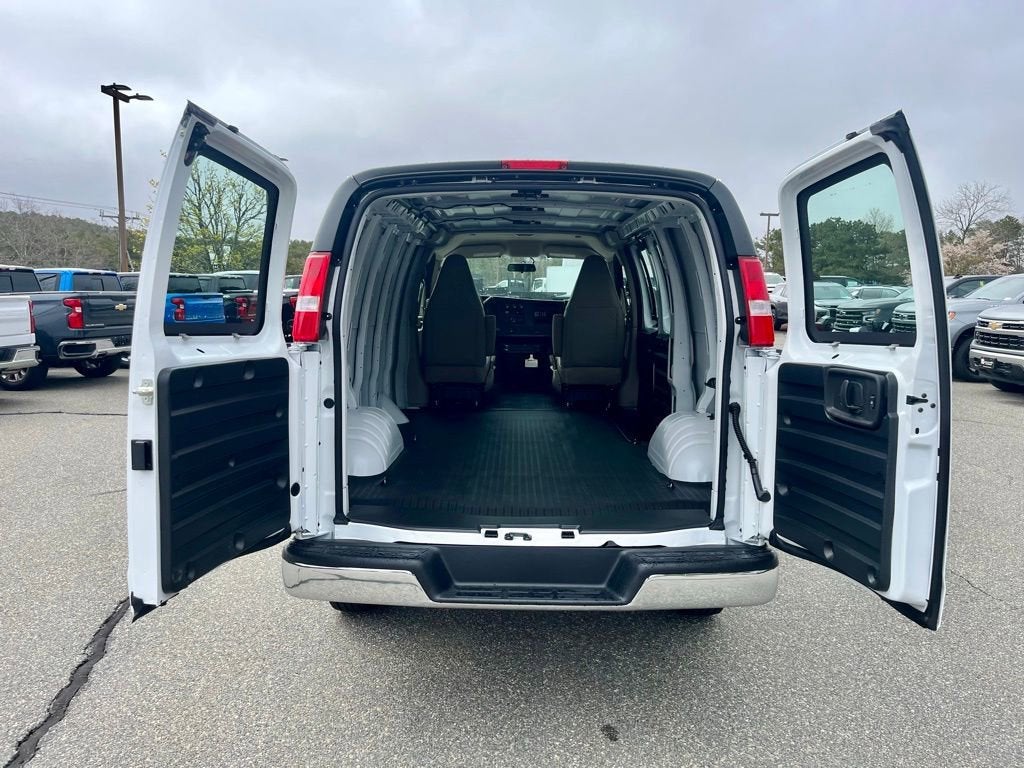 2026 Chevrolet Express Cargo WT
