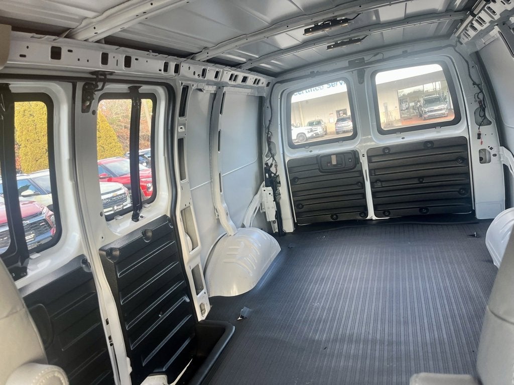 2025 Chevrolet Express Cargo 2500 WT