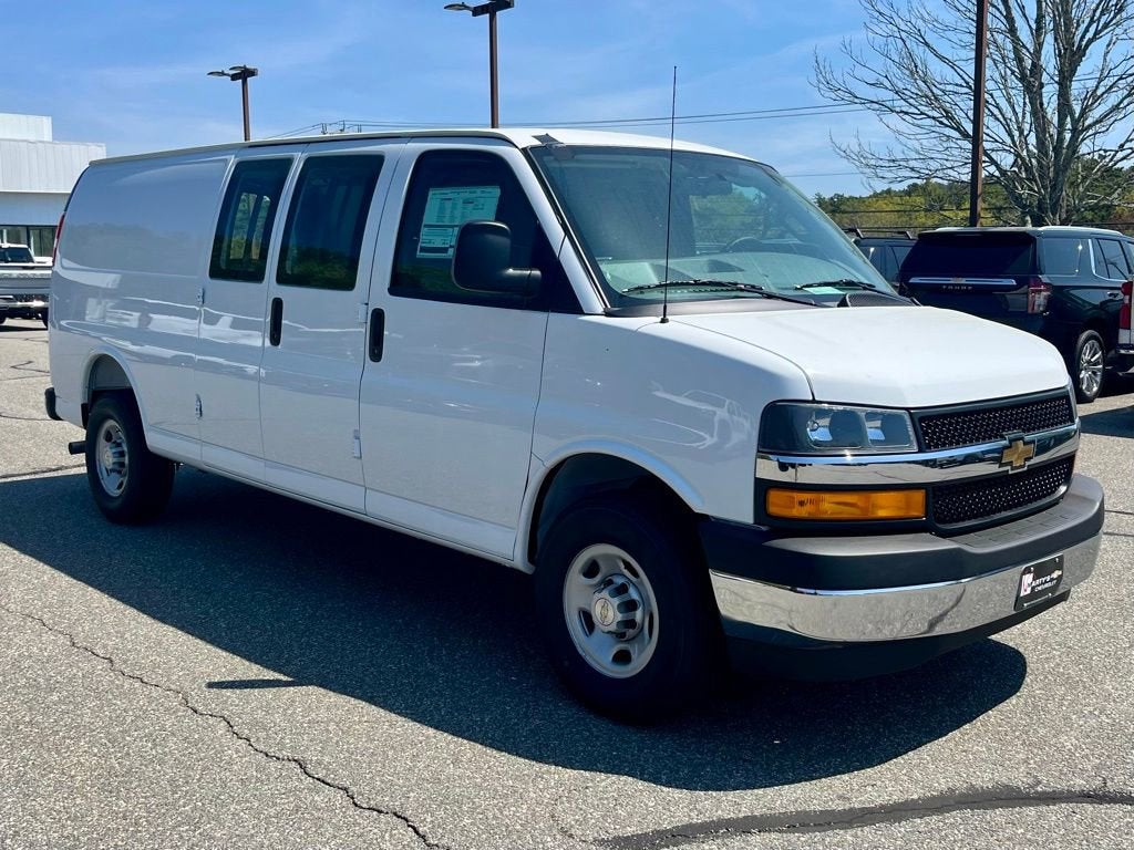 2026 Chevrolet Express Cargo WT