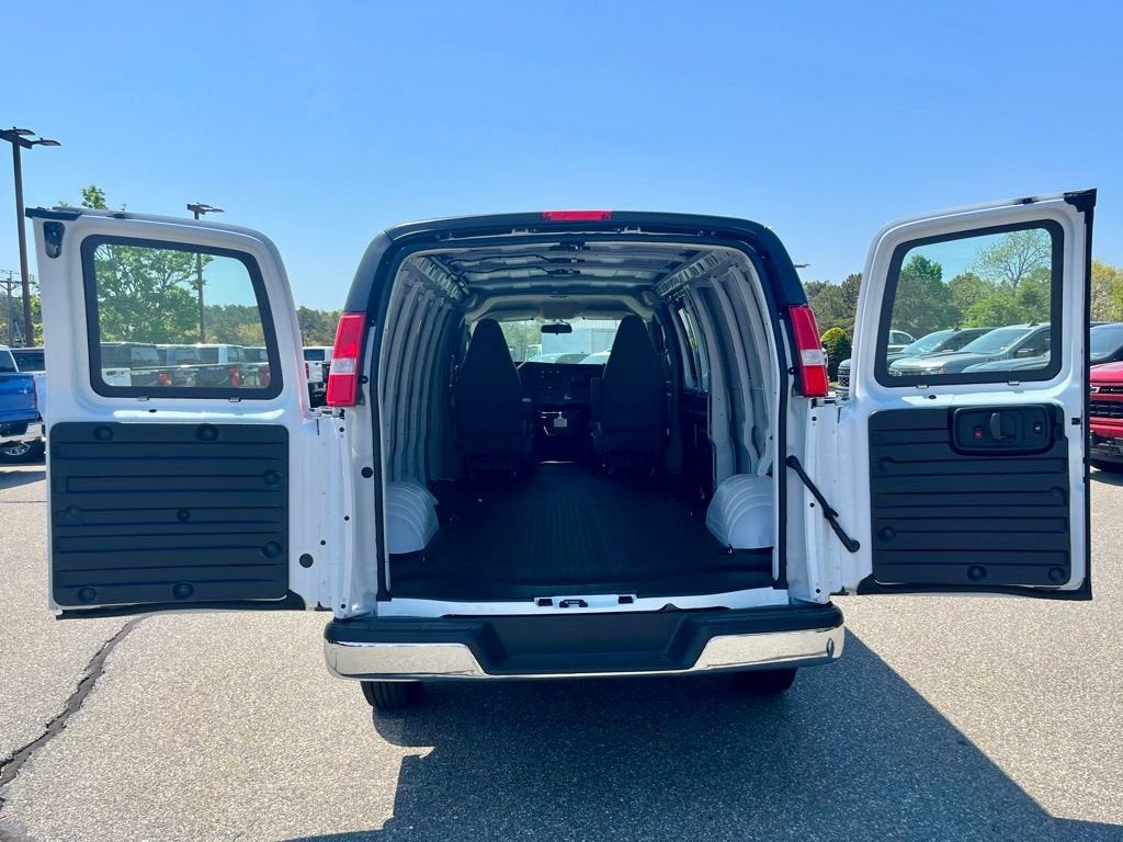 2026 Chevrolet Express Cargo WT