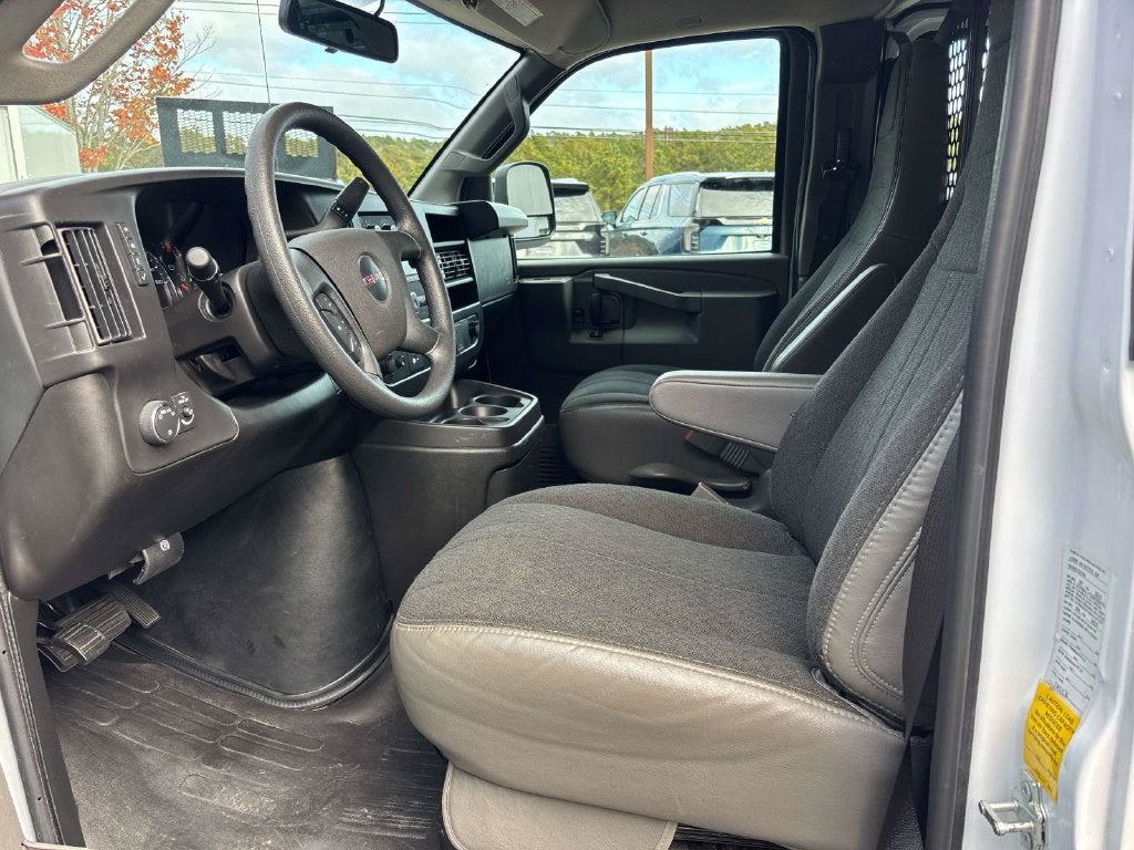 2025 GMC Savana Cargo Work Van