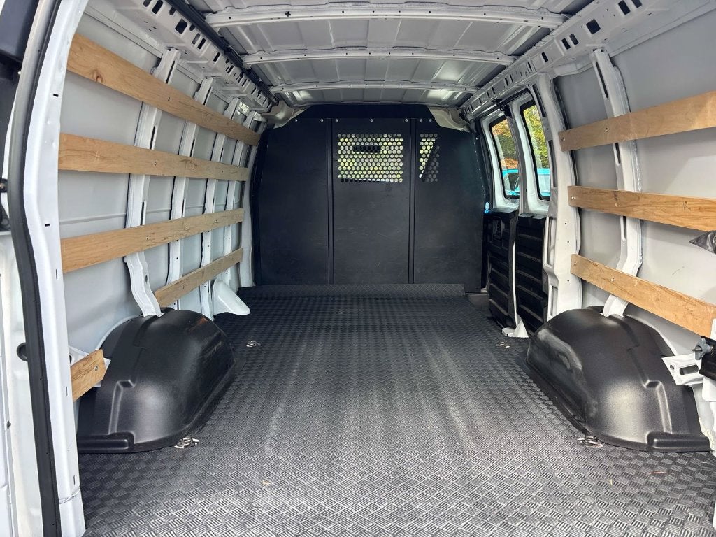 2025 GMC Savana Cargo Work Van