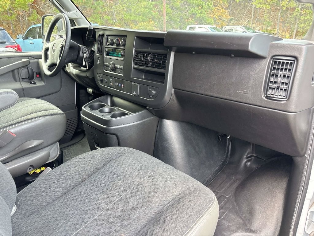2025 GMC Savana Cargo Work Van