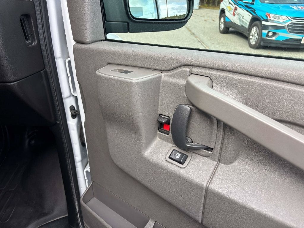 2025 GMC Savana Cargo Work Van