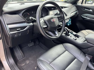 2022 Cadillac XT4 Premium Luxury