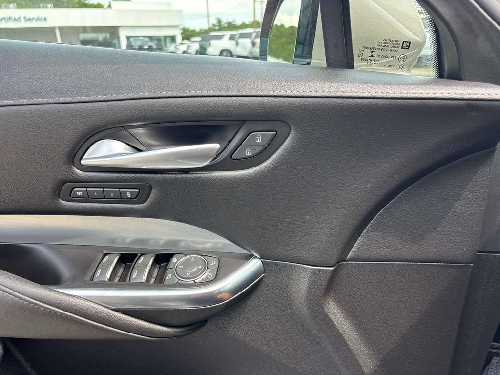 2022 Cadillac XT4 Premium Luxury