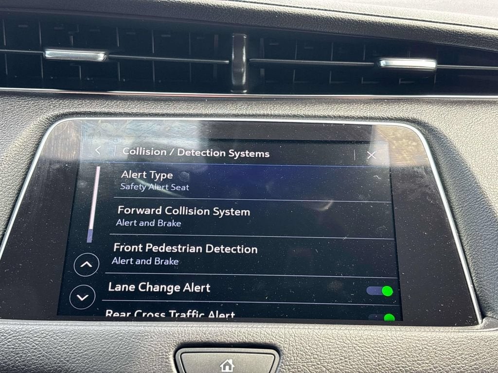 2022 Cadillac XT4 Premium Luxury
