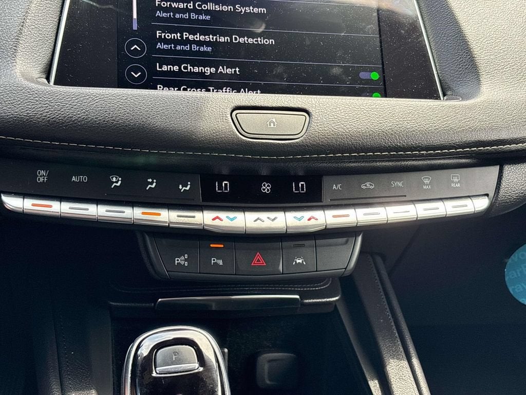 2022 Cadillac XT4 Premium Luxury