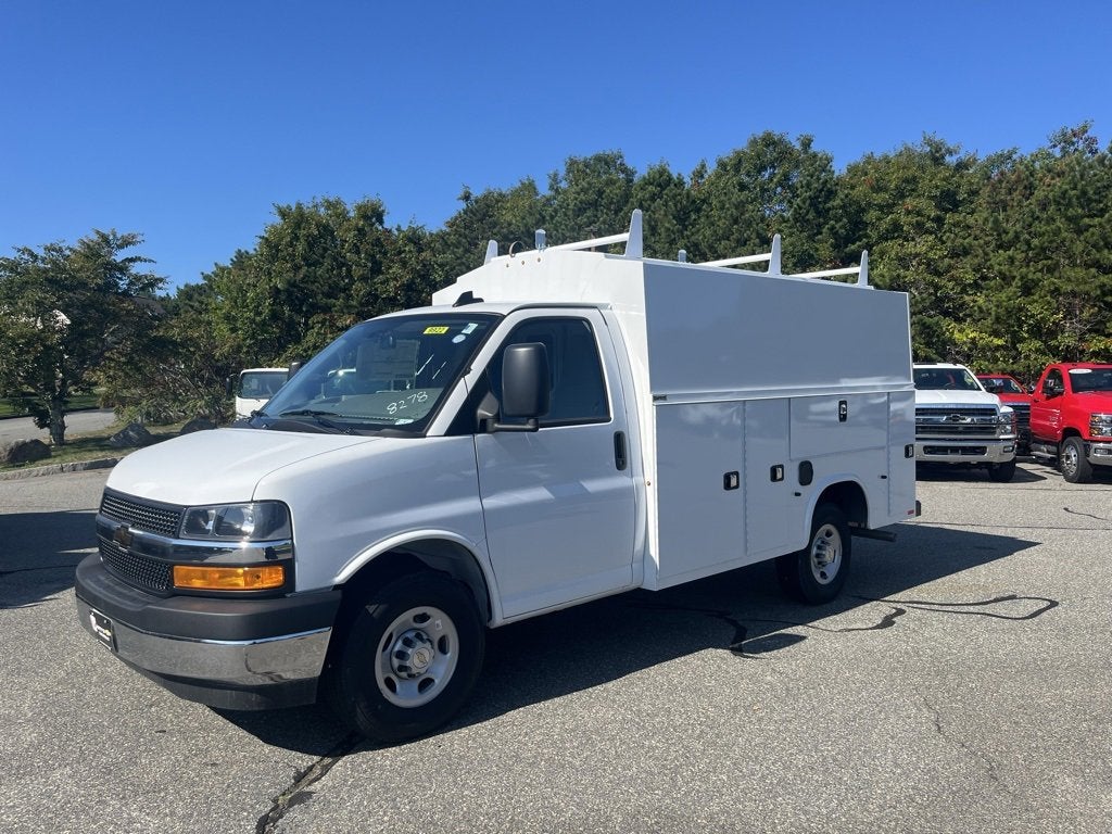 2025 Chevrolet Express Cutaway 3500 1WT