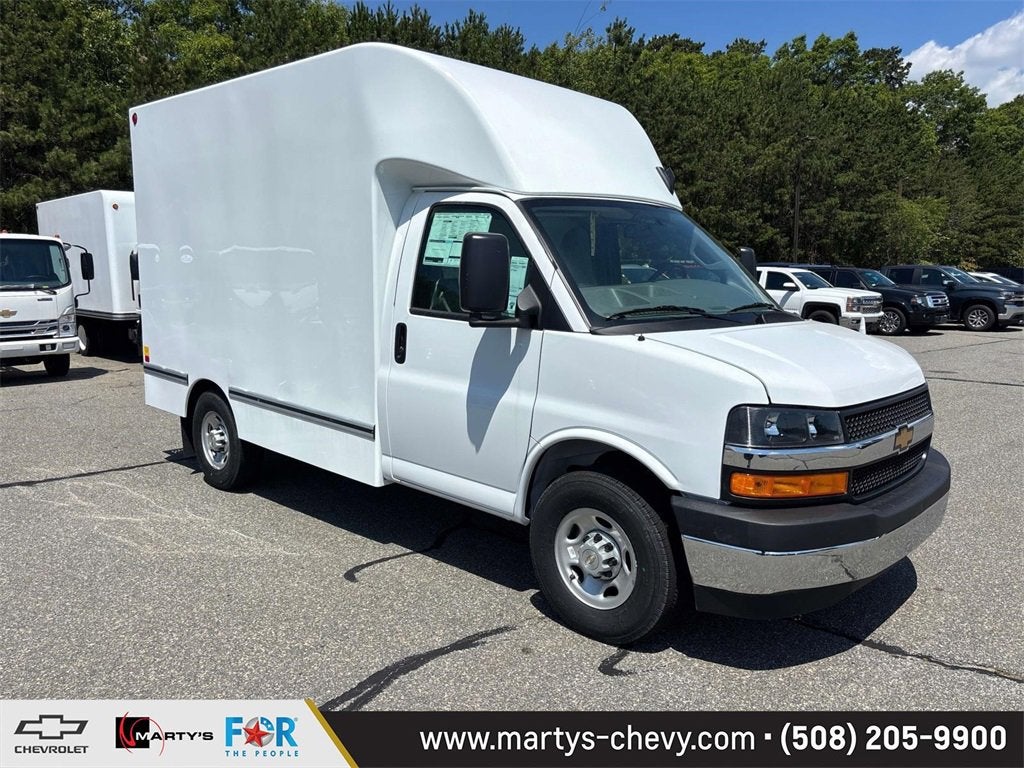2025 Chevrolet Express Cutaway 3500 1WT