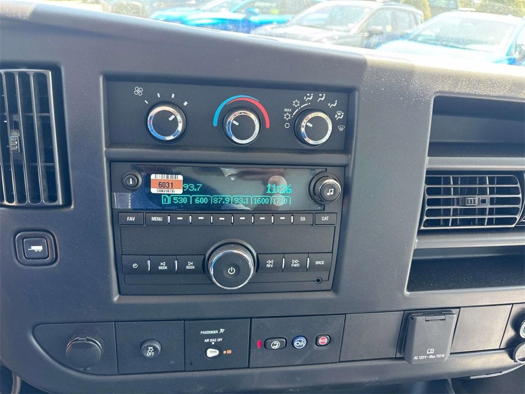 2025 Chevrolet Express Cutaway 3500 1WT