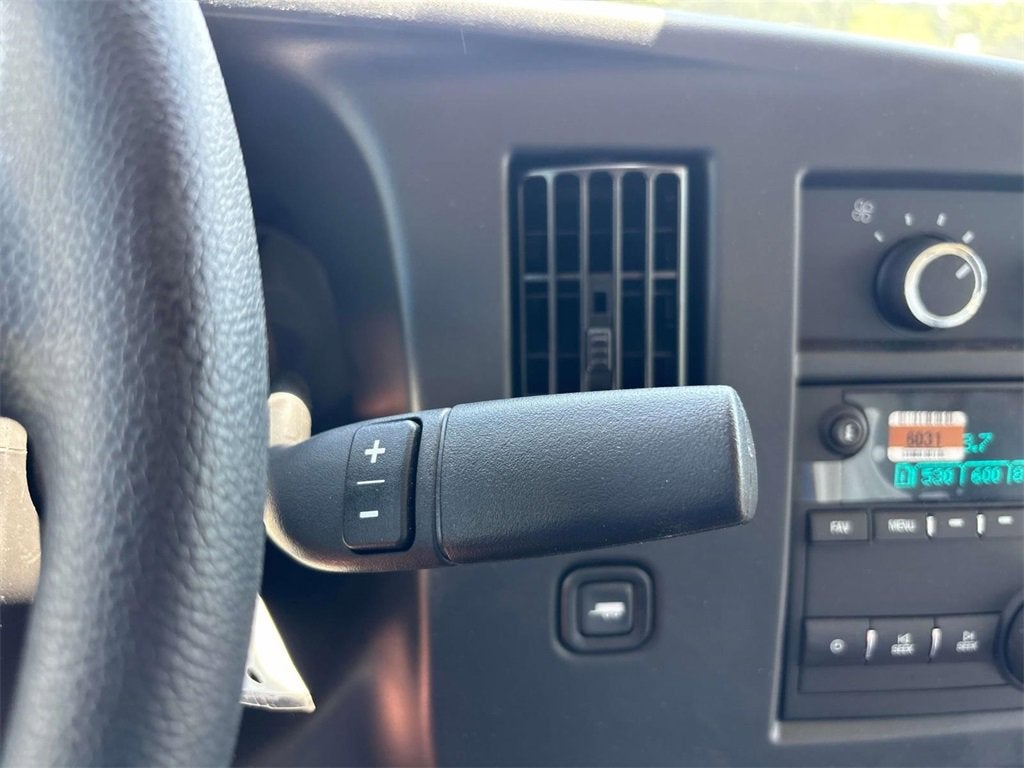 2025 Chevrolet Express Cutaway 3500 1WT