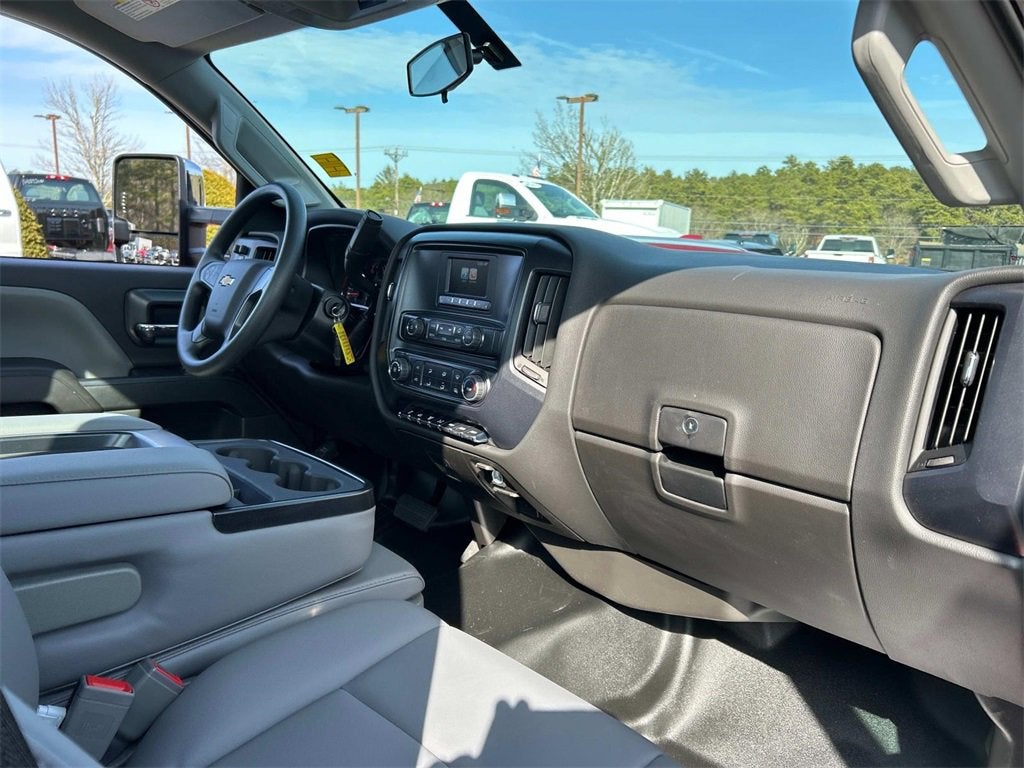 2024 Chevrolet Silverado 5500 HD Work Truck