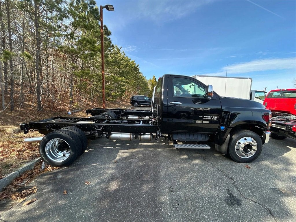 2024 Chevrolet Silverado 6500 HD Work Truck