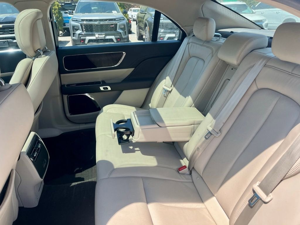 2017 Lincoln Continental Select