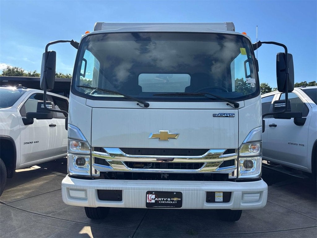 2025 Chevrolet Low Cab Forward 4500 Base