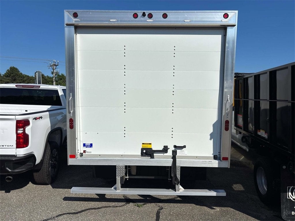 2025 Chevrolet Low Cab Forward 4500 Base