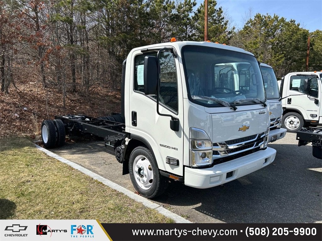 2025 Chevrolet Low Cab Forward 5500 HG Base