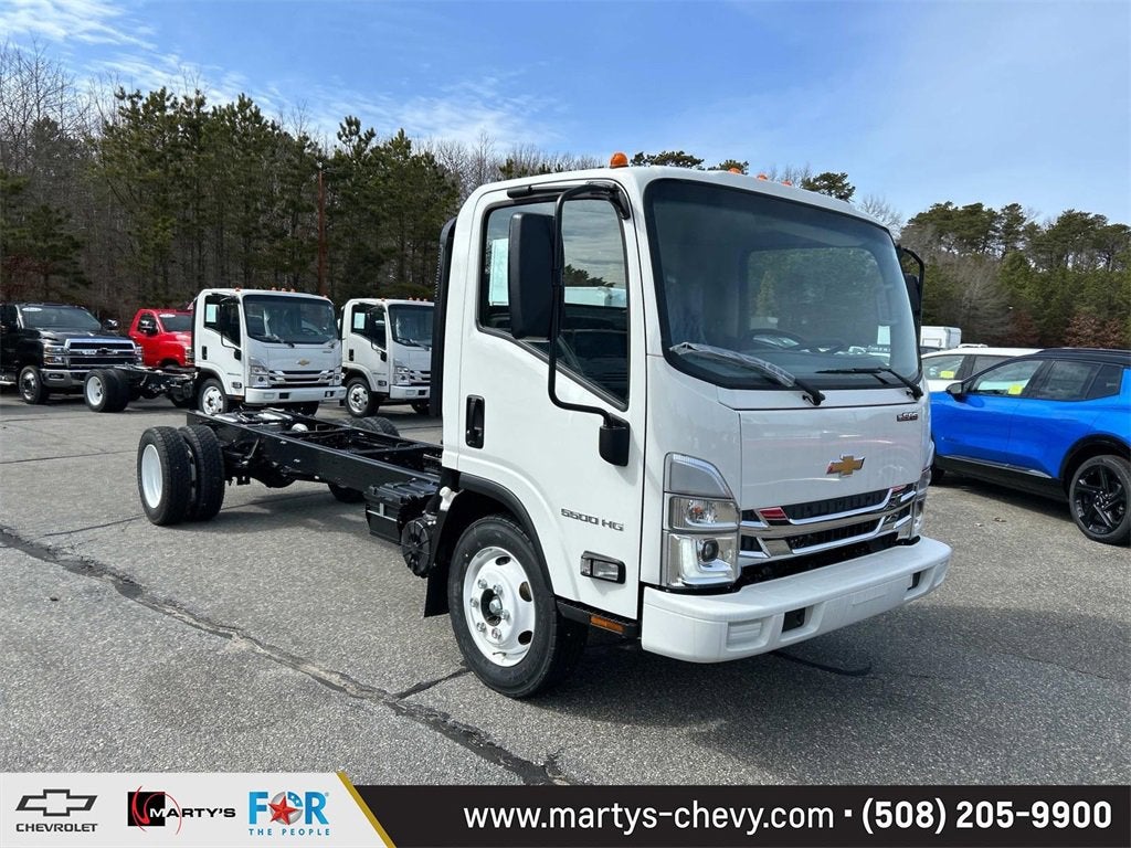 2025 Chevrolet Low Cab Forward 5500 HG Base