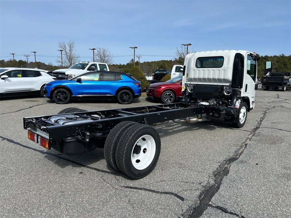 2025 Chevrolet Low Cab Forward 5500 HG Base