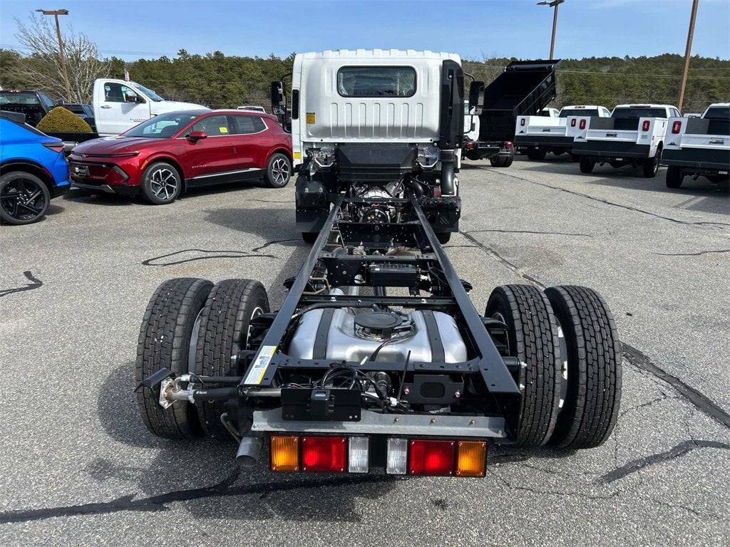 2025 Chevrolet Low Cab Forward 5500 HG Base