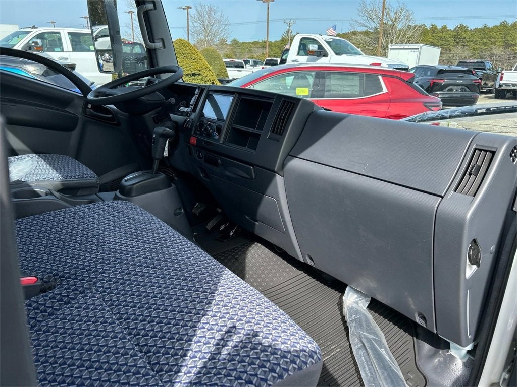 2025 Chevrolet Low Cab Forward 5500 HG Base