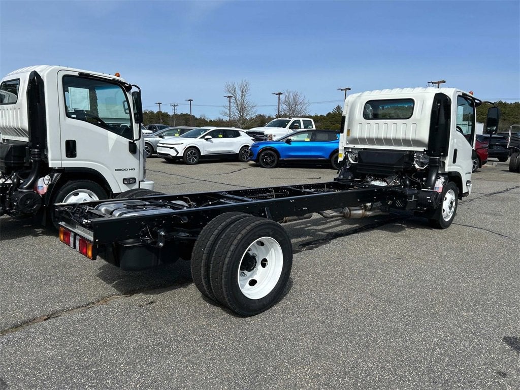 2025 Chevrolet Low Cab Forward 5500 HG Base