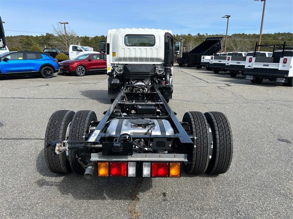 2025 Chevrolet Low Cab Forward 5500 HG Base