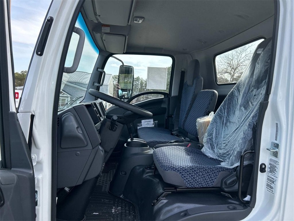 2025 Chevrolet Low Cab Forward 5500 HG Base